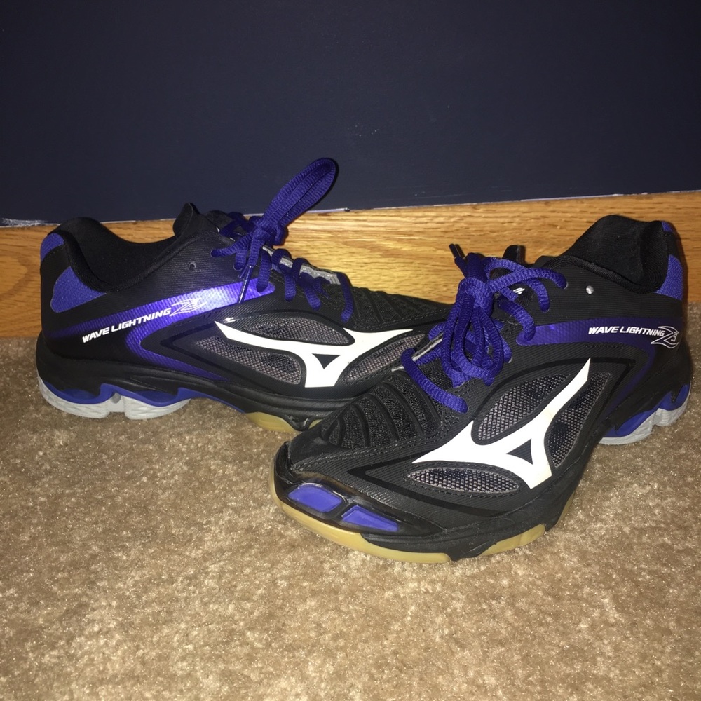 Mizuno Wave Lightning Volleyball Shoes
